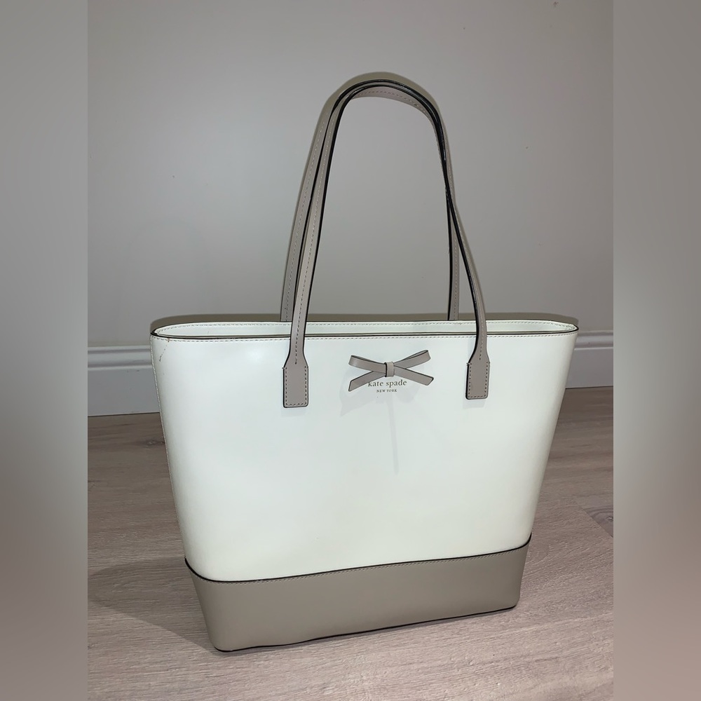 Kate Spade bag 11.5in tall x 15.5in wide - Picture 1 of 7